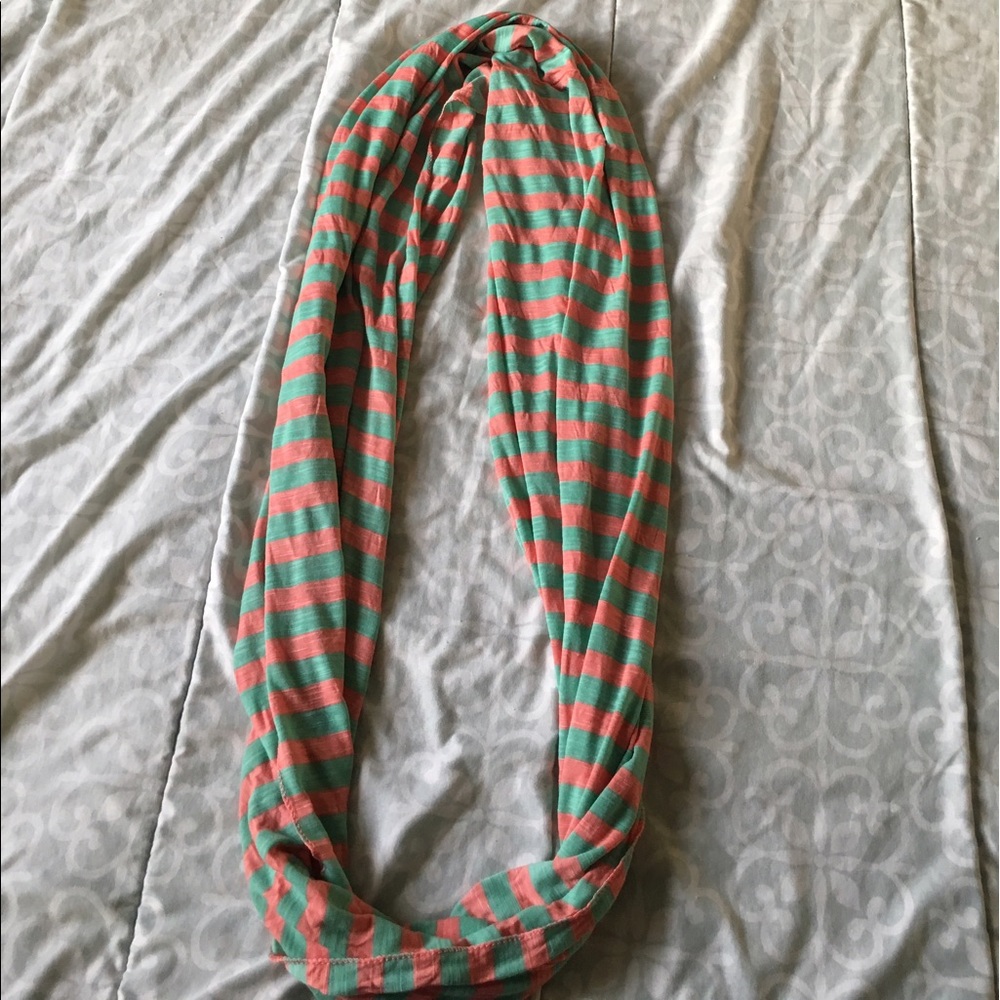 Infinity scarf - Picture 3 of 3